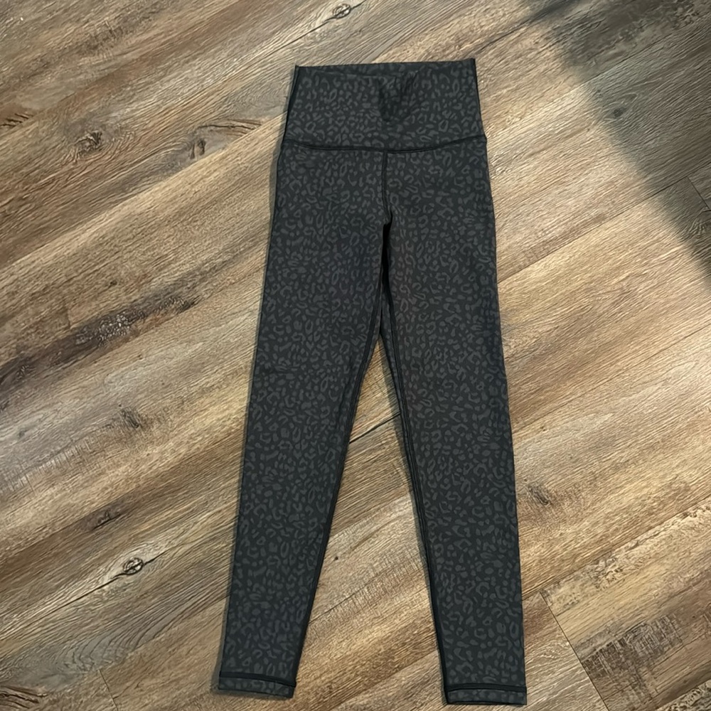 Offline by Aerie, black leopard print leggings, high waisted size XS, never worn